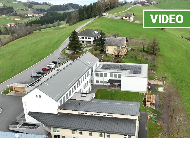 33 kWp, Dachanlage Kindergarten und Schule in Maria Neustift